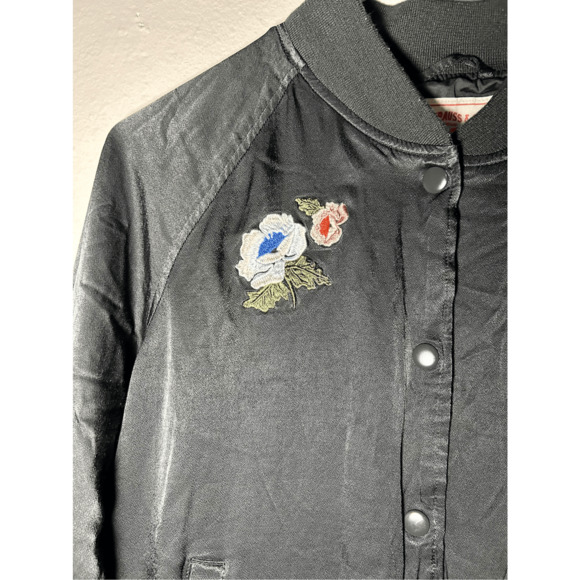 LEVI'S Strauss Black Satin Floral Embroidered Bomber Jacket Sz M - Picture 5 of 10